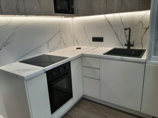 Купить --комнатную квартиру