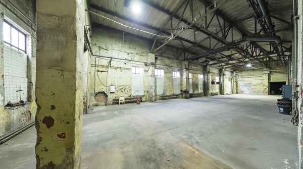 Снять  помещение свободного назначения