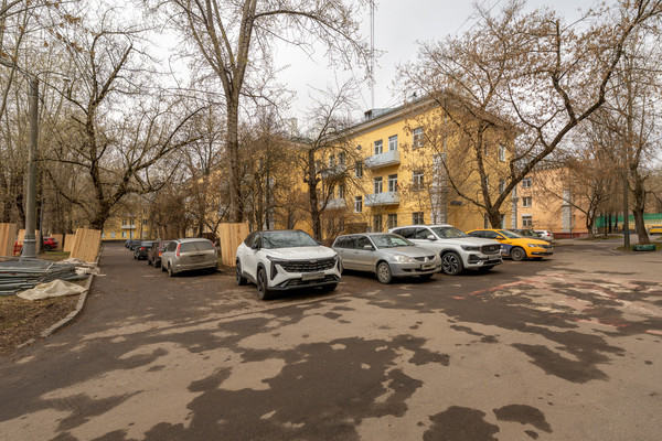 Снять  помещение свободного назначения