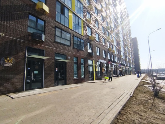 Снять  помещение свободного назначения