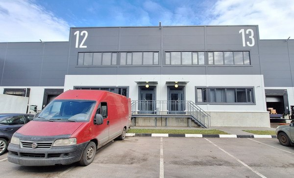 Снять  помещение свободного назначения