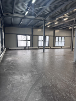 Снять  помещение свободного назначения