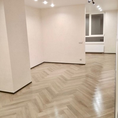 Купить --комнатную квартиру