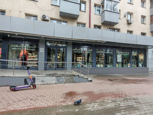 Снять  помещение свободного назначения