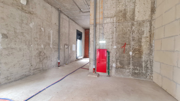 Снять  помещение свободного назначения