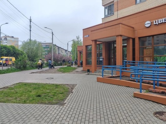 Снять  помещение свободного назначения