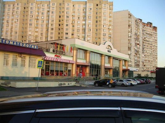Снять  помещение свободного назначения