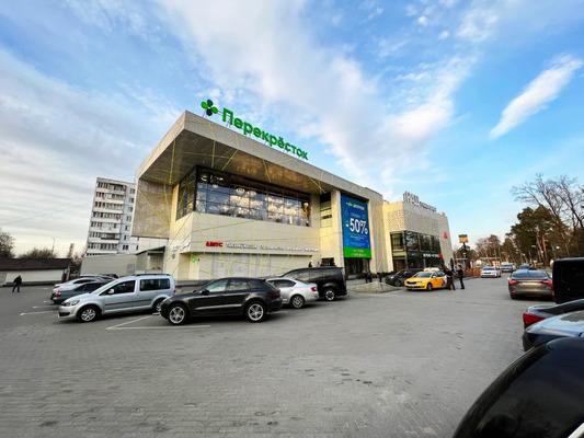 Снять  помещение свободного назначения