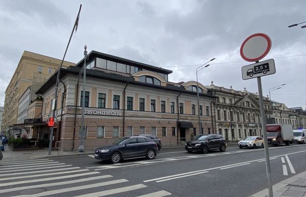 Снять  помещение свободного назначения