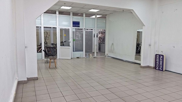 Снять  помещение свободного назначения