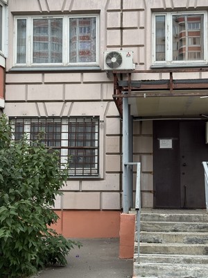 Снять  торговое помещение