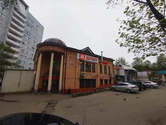 Снять  помещение свободного назначения