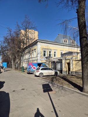 Снять  помещение свободного назначения