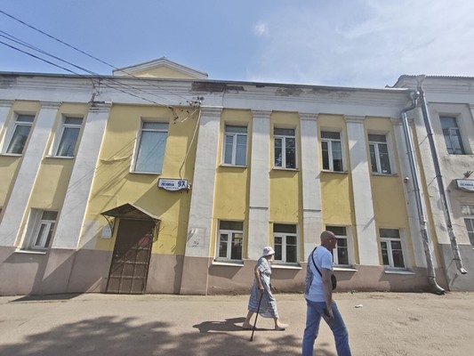 Снять  помещение свободного назначения