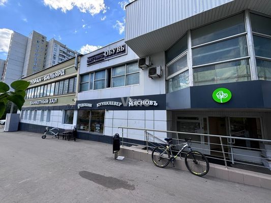 Снять  помещение свободного назначения