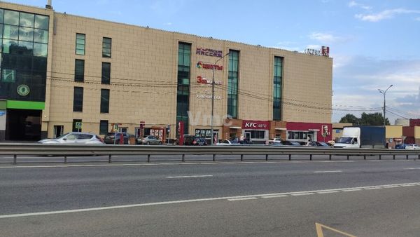 Снять  помещение свободного назначения