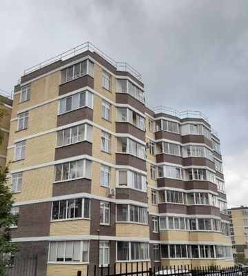 Снять --комнатную квартиру