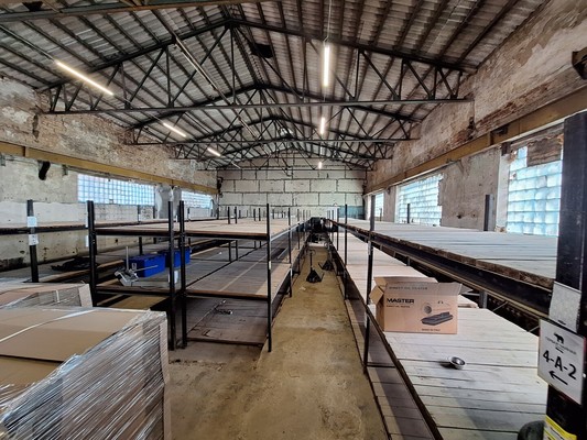 Снять  помещение свободного назначения