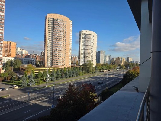 Снять  помещение свободного назначения