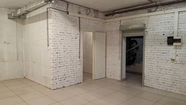 Снять  помещение свободного назначения