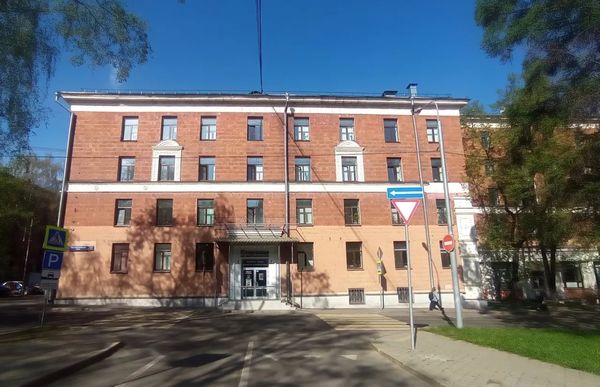 Снять  помещение свободного назначения