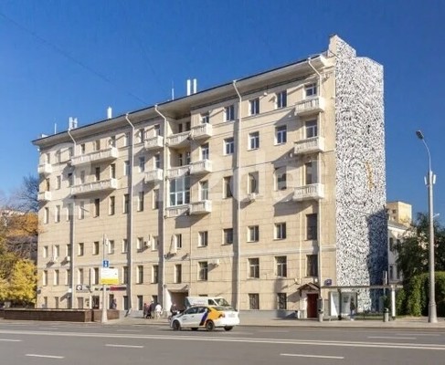 Купить --комнатную квартиру