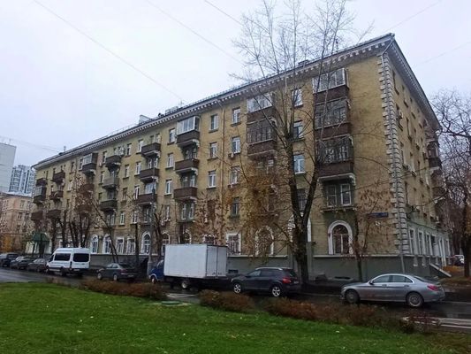 Снять  помещение свободного назначения